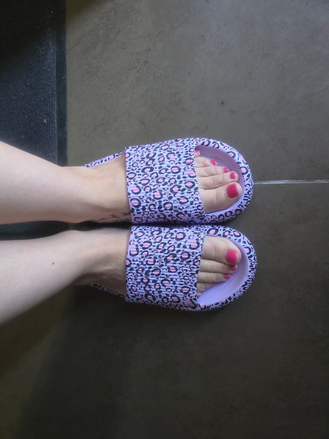 Customer photo review of HappyFlops Limited Editions