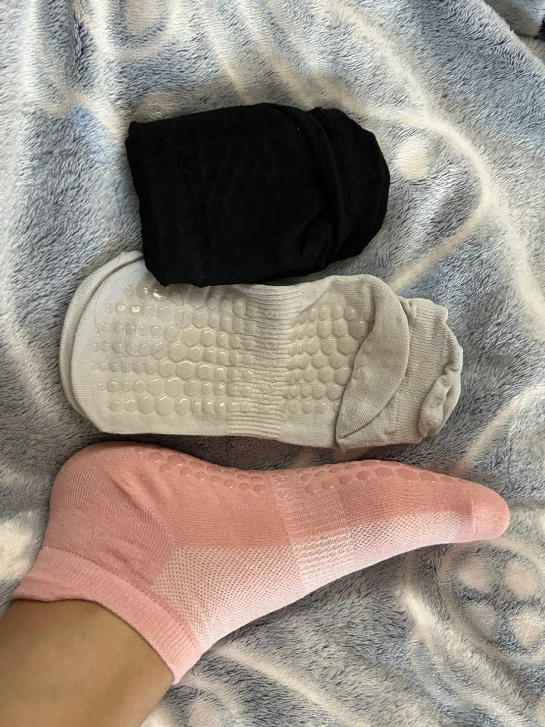 Customer photo review of Pack 6 Pares Calcetines Antideslizantes Cortos Al Tobillo Yoga Pilates