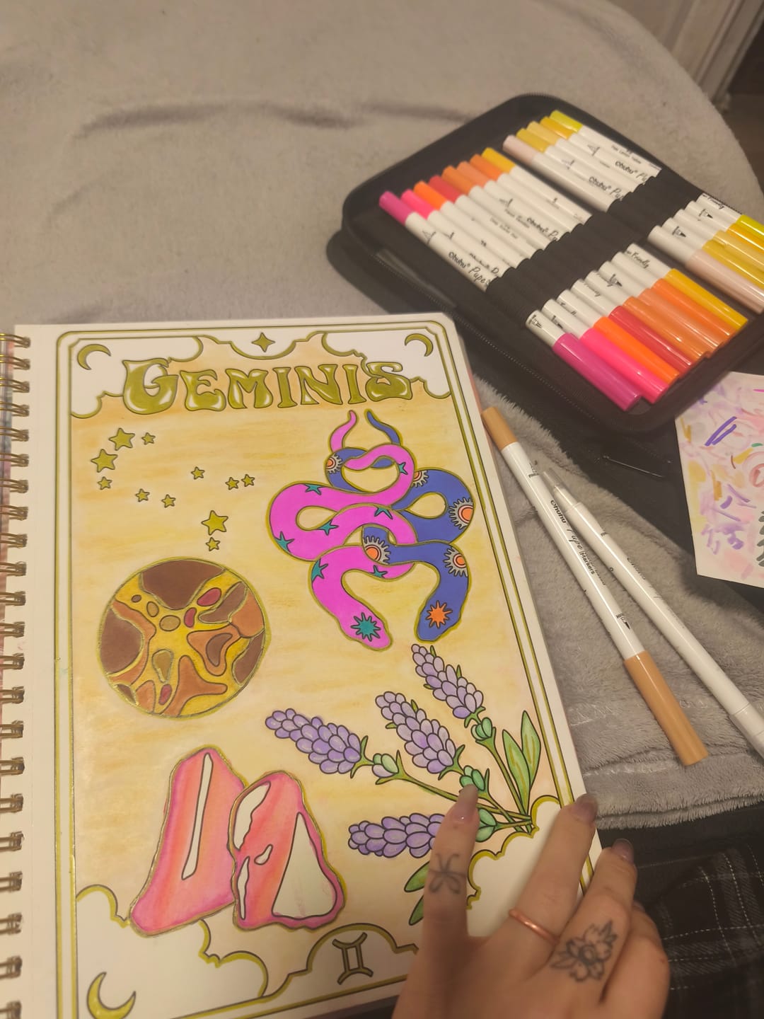 Customer photo review of Arcano Gold – Libro para colorear místico del zodiaco
