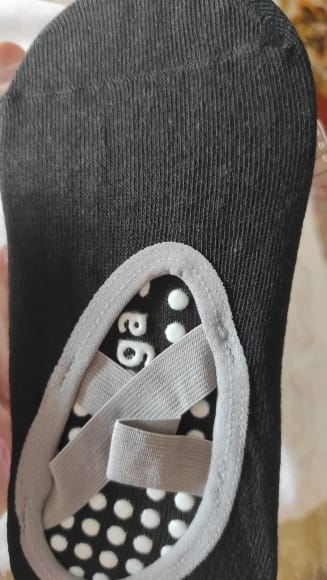 Customer photo review of Pack 6 Pares de Calcetines Antideslizantes Yoga Ballet Pilates Set Cortos