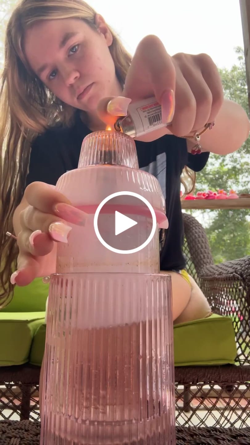 Customer video review of Deco Gravity Bong