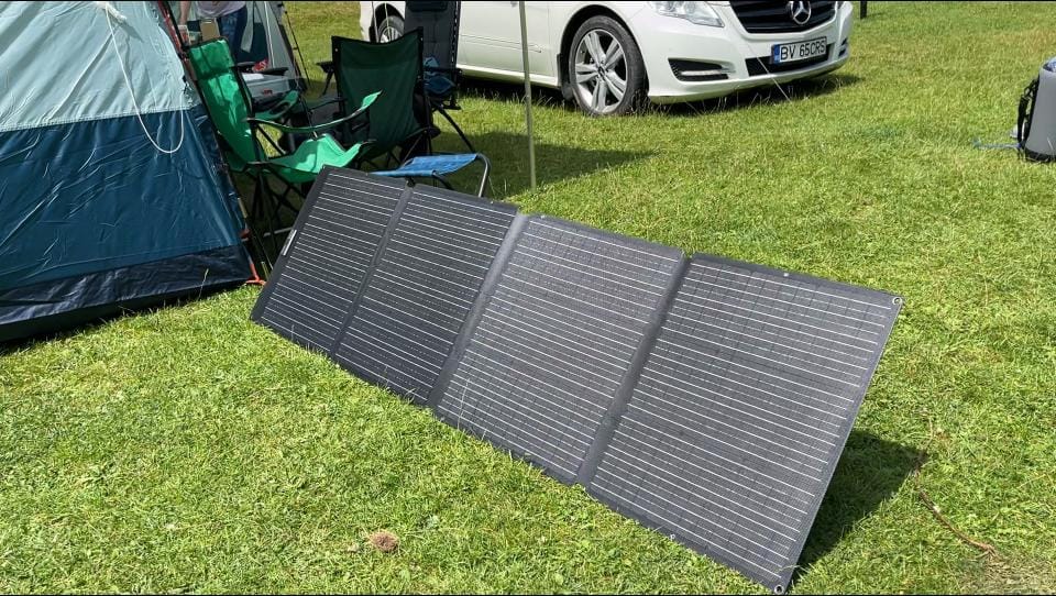 Customer photo review of ALLPOWERS SOLAX SE200 Solar Panel 200W