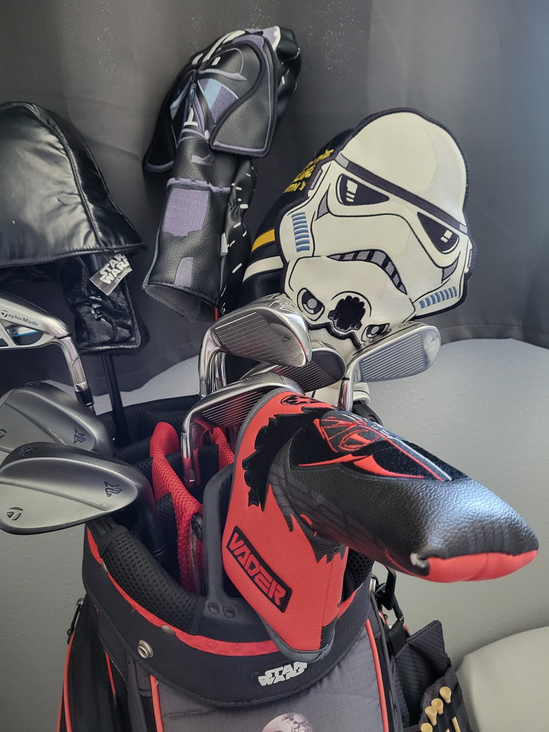 Customer photo review of Star Wars™ "Mustafar Par" – Blade Putter Headcover