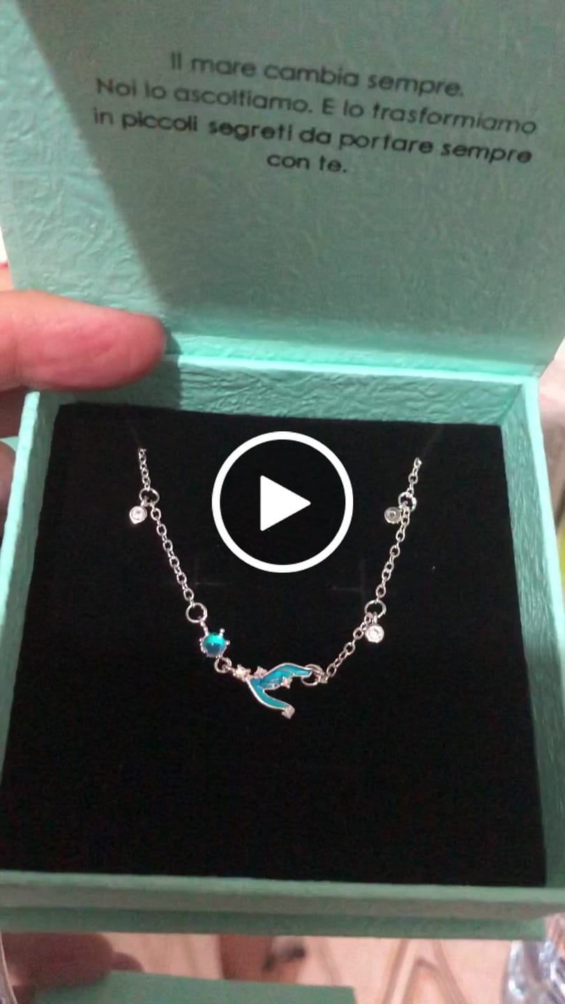 Customer video review of Regalo misterioso