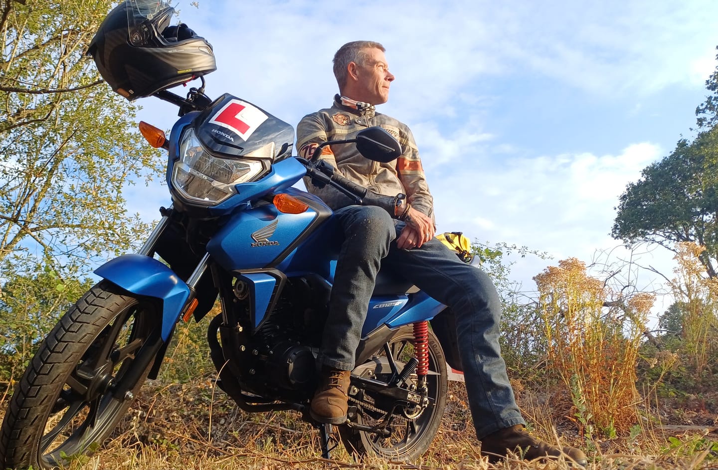 Customer photo review of Taranis Elite AAA-rated single-layer motorcycle jeans in dark indigo blue