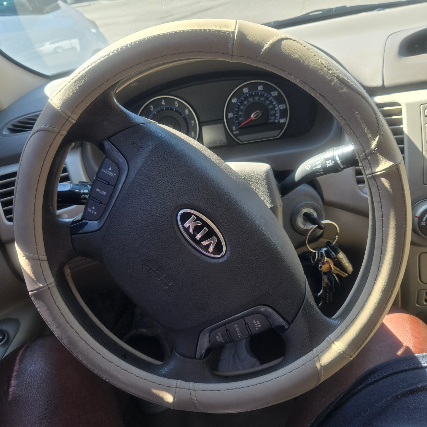 Customer photo review of Leather Steering Wheel Cover for All Seasons – Anti-Slip Universal Car Steering Wheel Protector