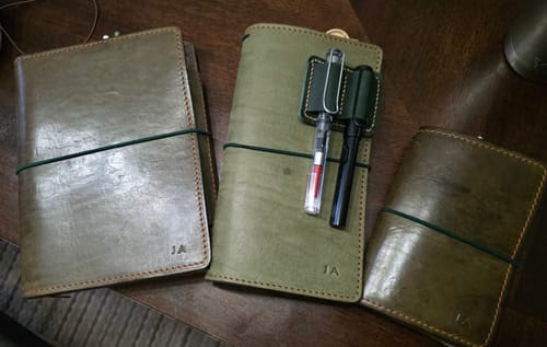 Customer photo review of Apple Pig Leather"Matcha" Traveler's Notebook