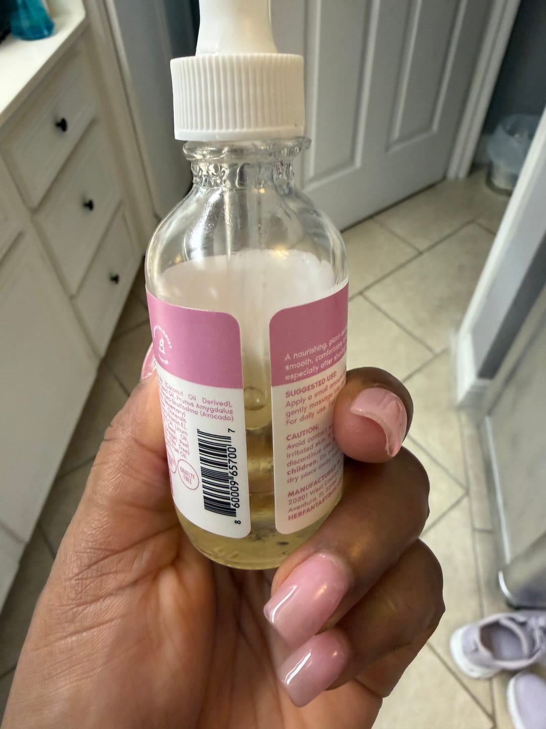 Customer photo review of Her Fantasy Box Renew Her Yoni Oil - For Dryness, Ingrown Hair, Dark Marks & Scars