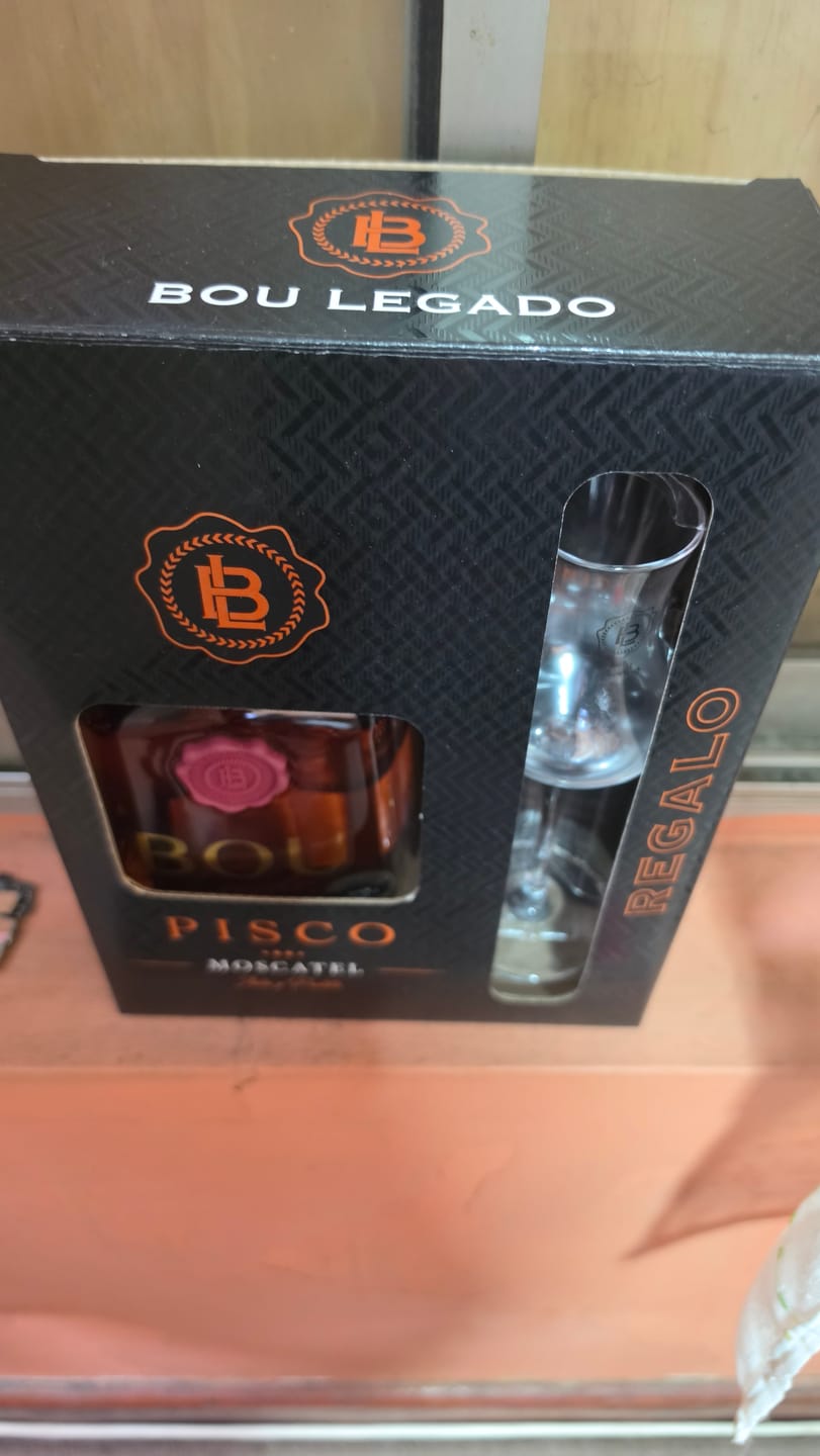Customer photo review of Pisco Bou Legado 40º Roble Reservado + Copa