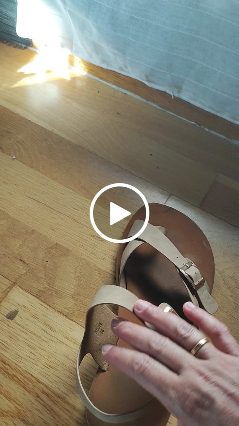 Customer video review of Glow II - Barefoot Sandalias