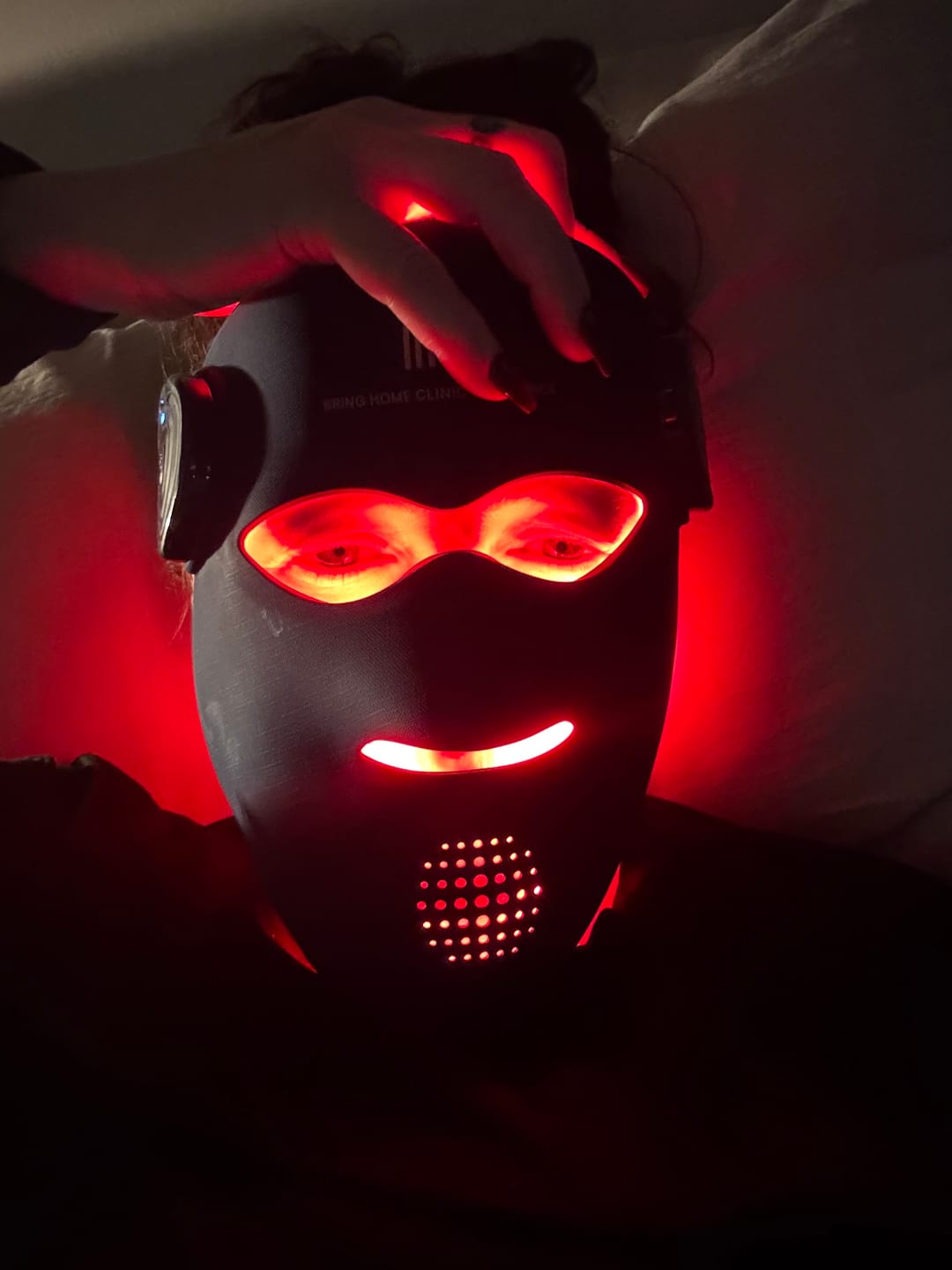 Customer photo review of INIA GLOW 4D 940nm Dual NIR Wireless LED Mask