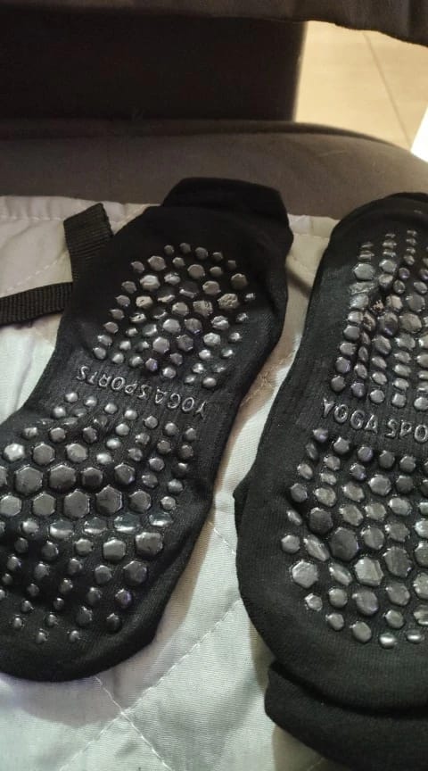 Customer photo review of Pack 6 Pares Calcetines Antideslizantes Cortos Al Tobillo Yoga Pilates