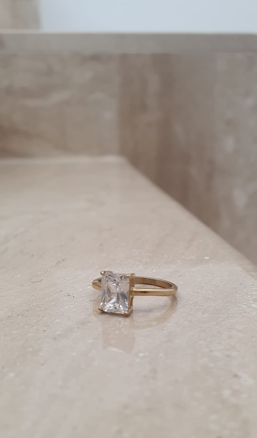 Customer photo review of Emerald Solitaire Diamond-Inspired Ring 2ct