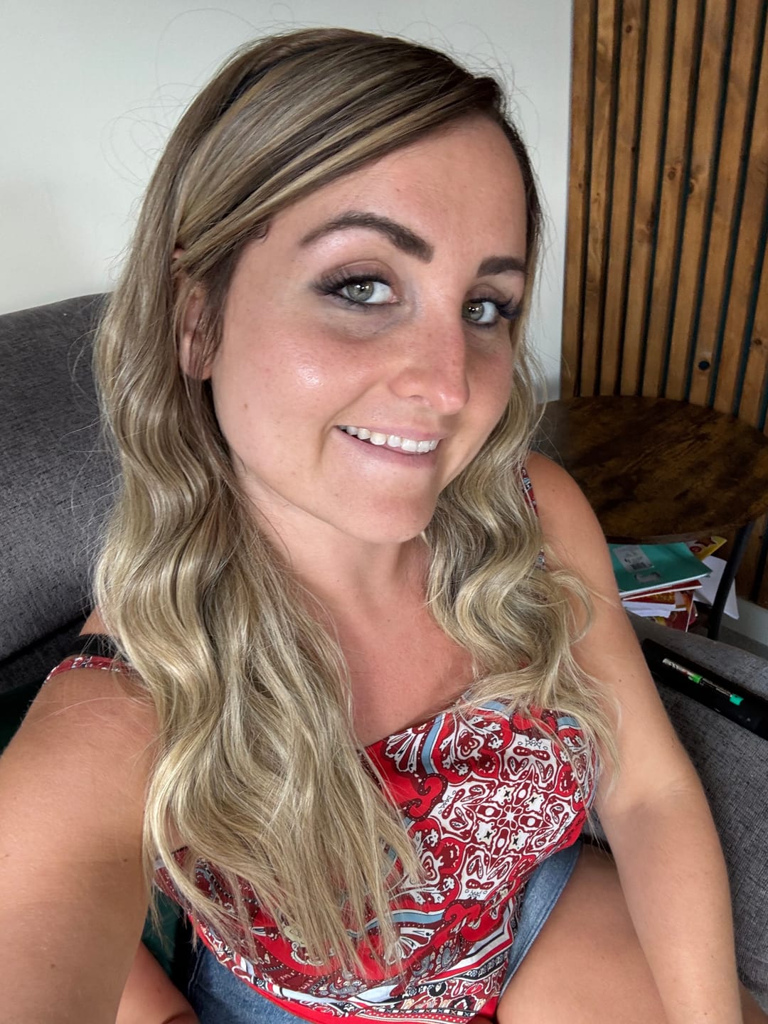 Customer photo review of The Headband Wig Perfect Curl