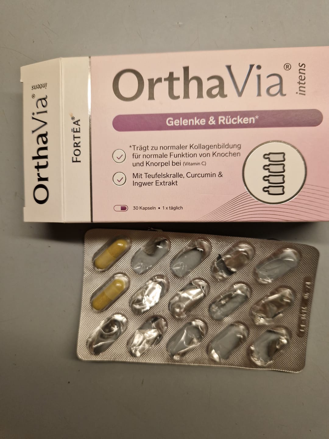 Customer photo review of OrthaVia® intens – Gelenke & Rücken