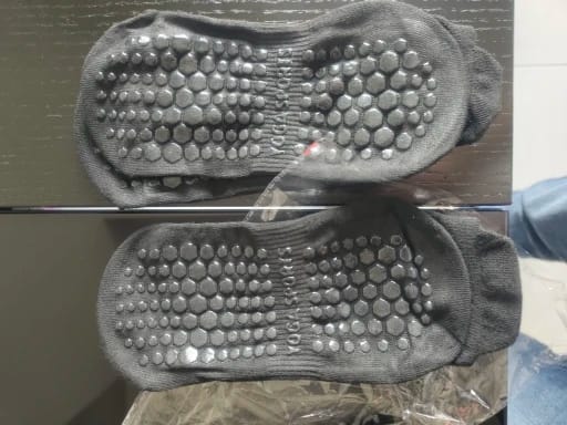 Customer photo review of Pack 6 Pares Calcetines Antideslizantes Cortos Al Tobillo Yoga Pilates