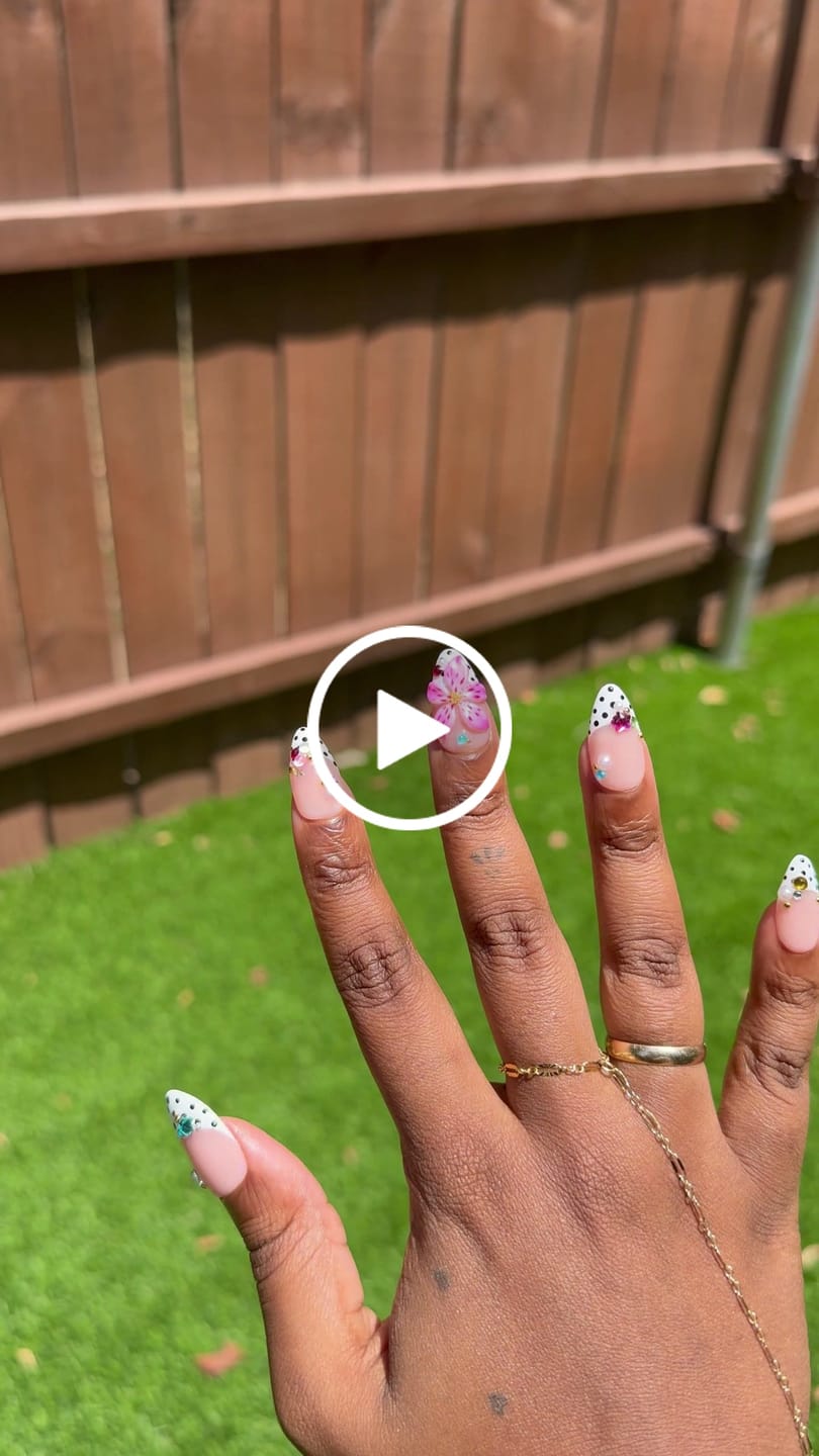 Customer video review of Confetti
