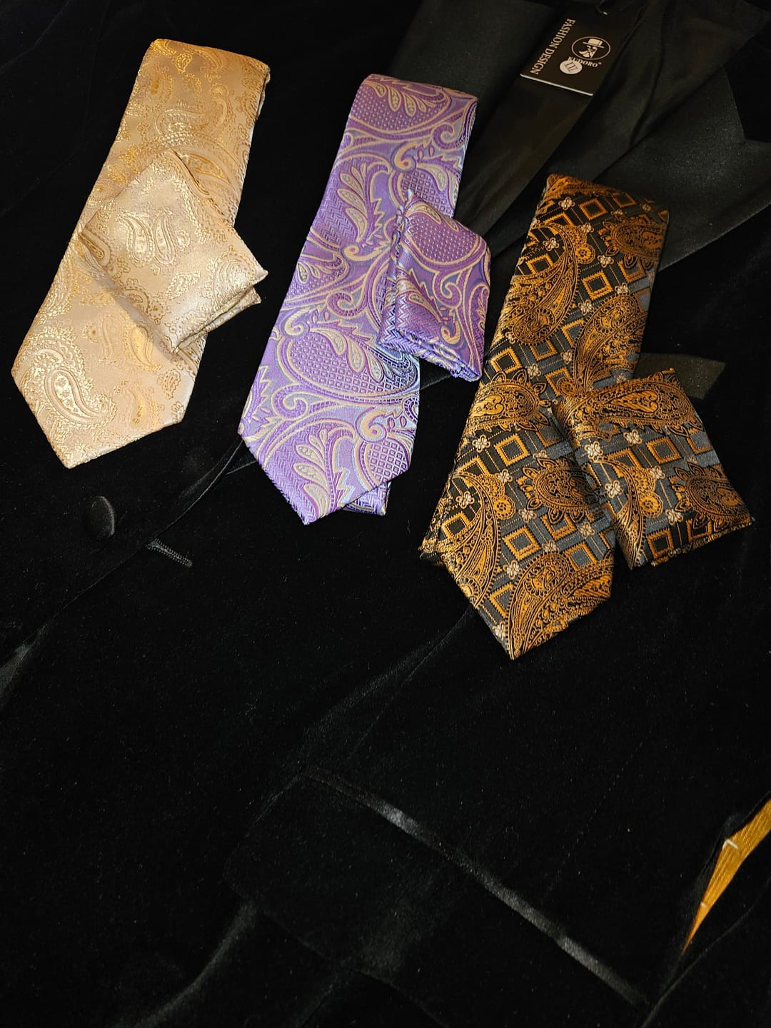 Customer photo review of Ties2you Mens Paisley Tie Silk Lavender Formal Suit Necktie Pocket Square Cufflinks Set