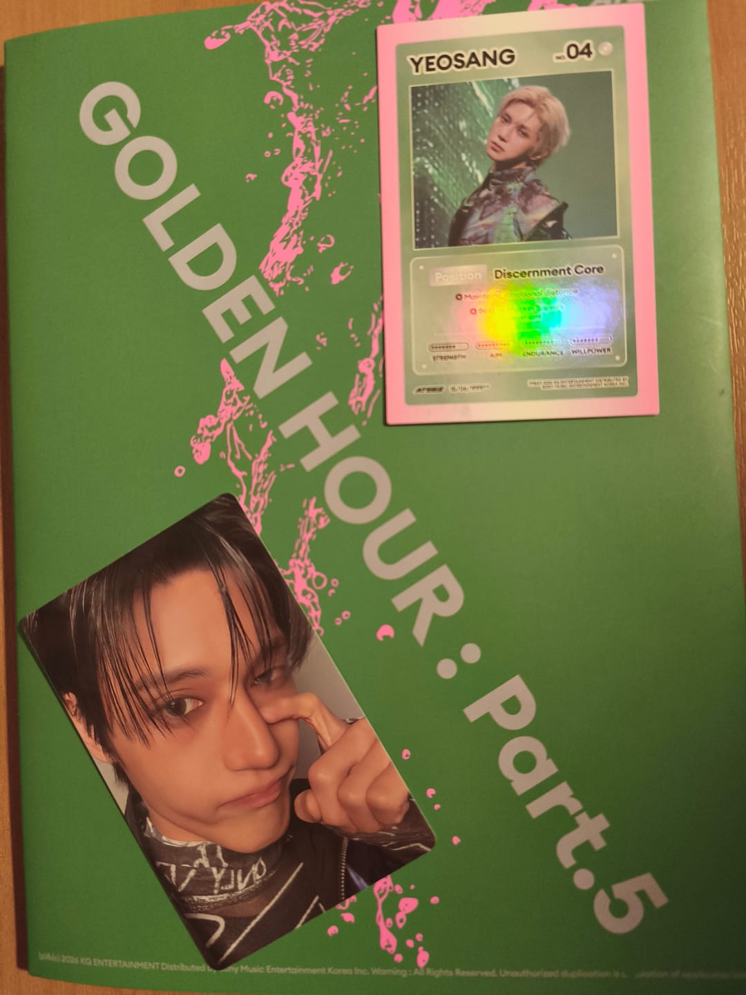 Customer photo review of [Fansign session.2] ATEEZ - 14TH MINI ALBUM - [GOLDEN HOUR : Part.5] (A/ DIARY/ Z Ver.)