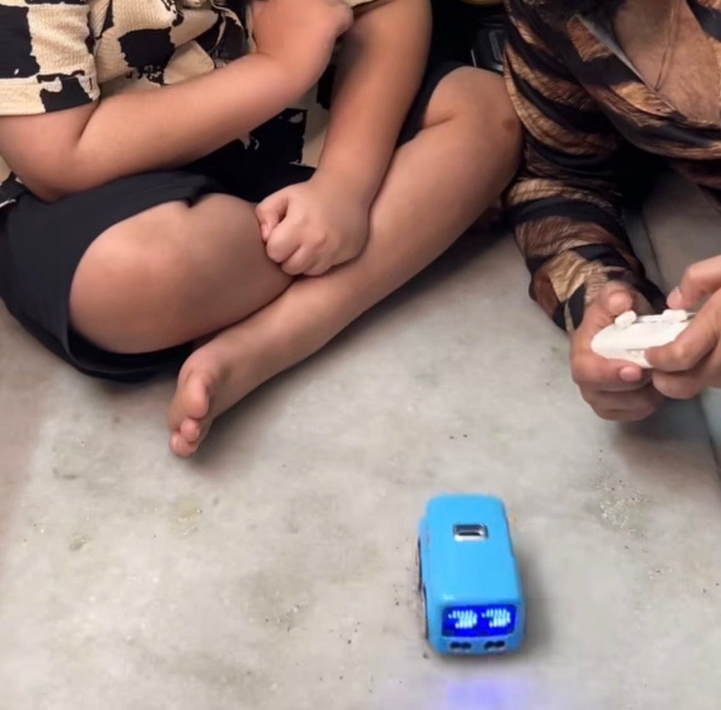 Customer photo review of Go Go Mini RC Bus