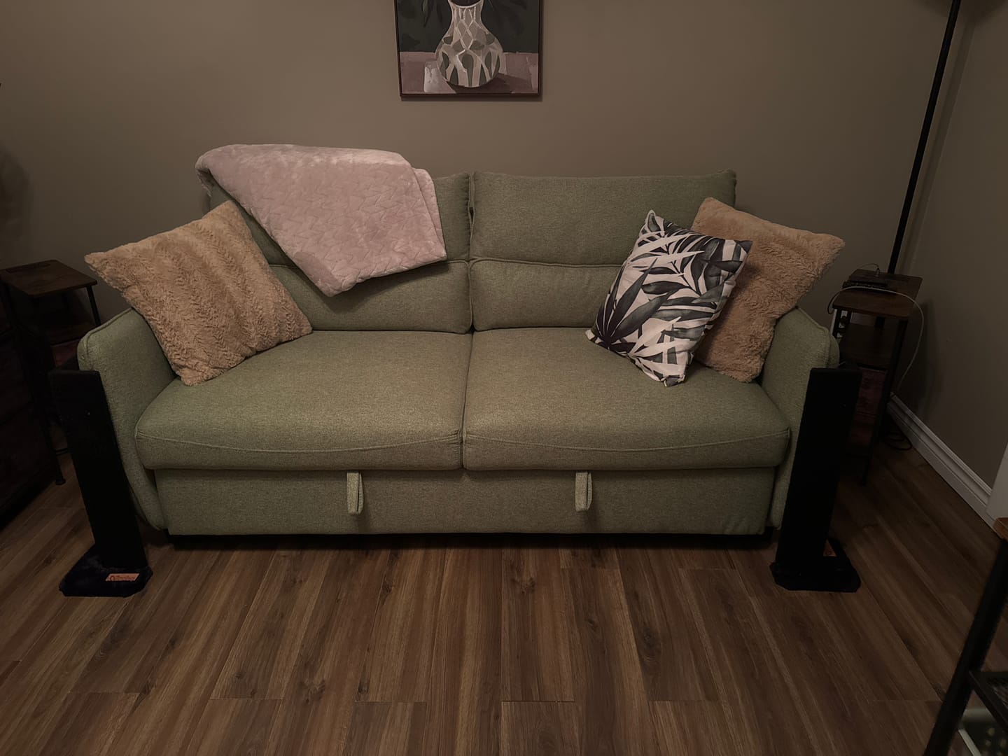 Customer photo review of Noba Corner Cat Scratcher and Protector - 23 Inch