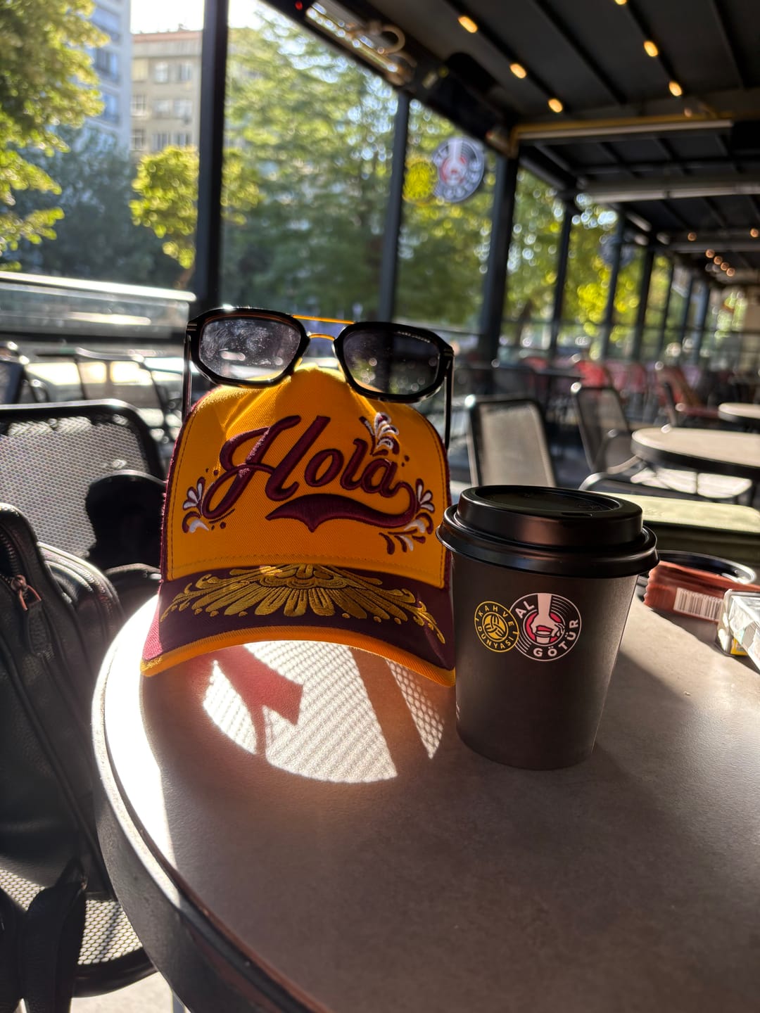 Customer photo review of Trucker Hat - Urban Collection - Hola - Sarı