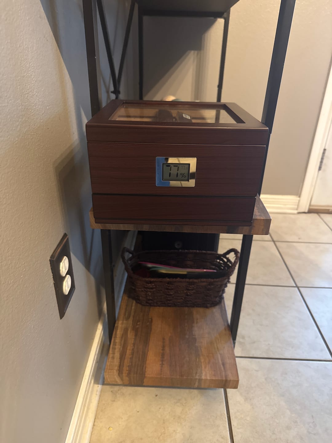Customer photo review of Renzo Glass Top Cigar Humidor | Holds 60 Cigars