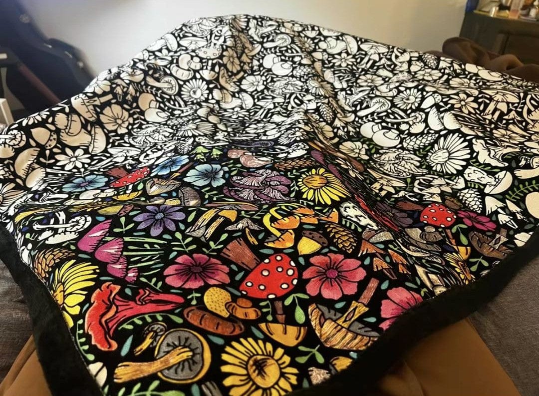 Customer photo review of DIY Drawing Blanket with 24 Colors Markers, Doodle Your Own Blankets, Customizable Washable Paint & Play Blankets for Adults