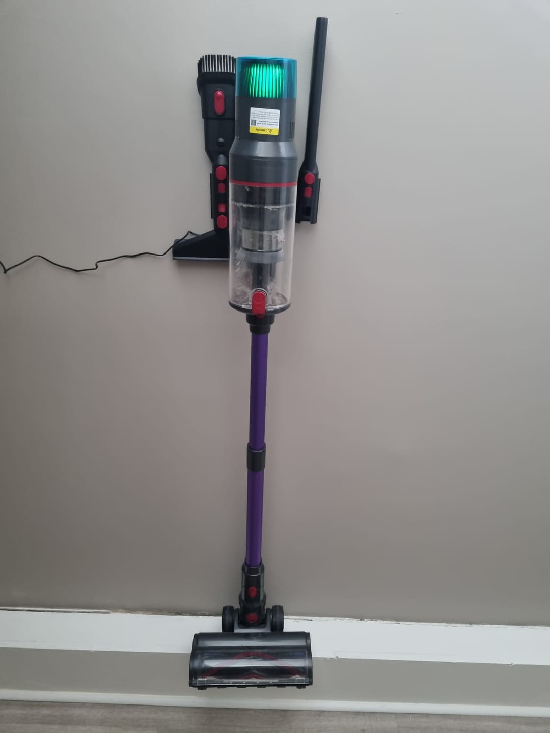 Customer photo review of Aspirateur balai V1 Pro – Moteur ultra-puissant 100 000 tr/min pour une performance exceptionnelle
