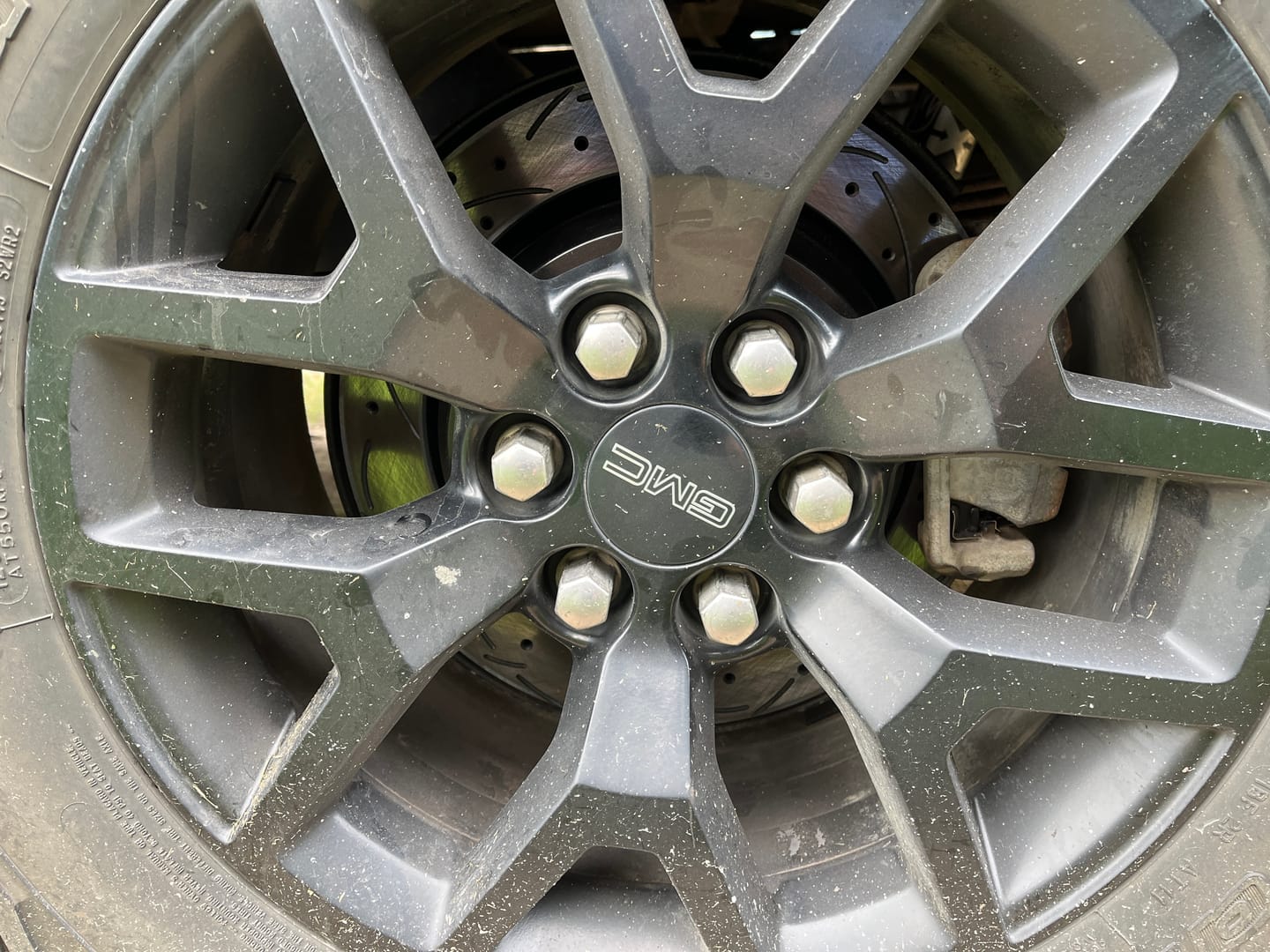 Customer photo review of Performance Upgrade Brake Kit For 2021 GMC Canyon KDT-101362 Transit Auto