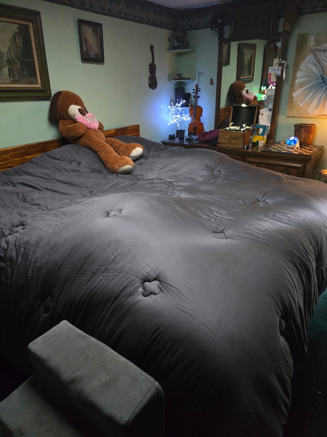 Customer photo review of The FLORÉ Oversized Eucalyptus Cooling Comforter Set