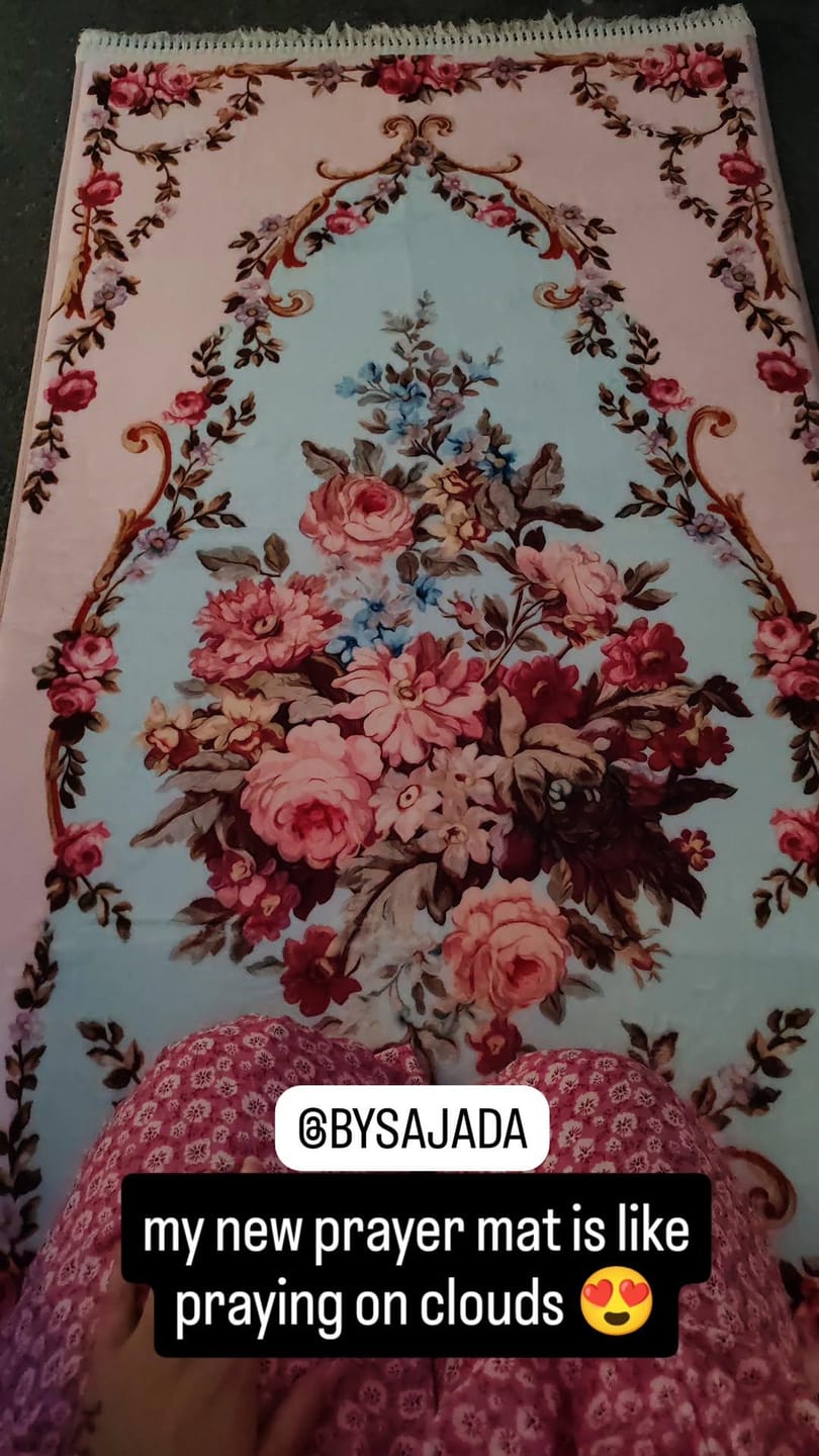 Customer photo review of Rosy Rehma Padded Prayer Mat
