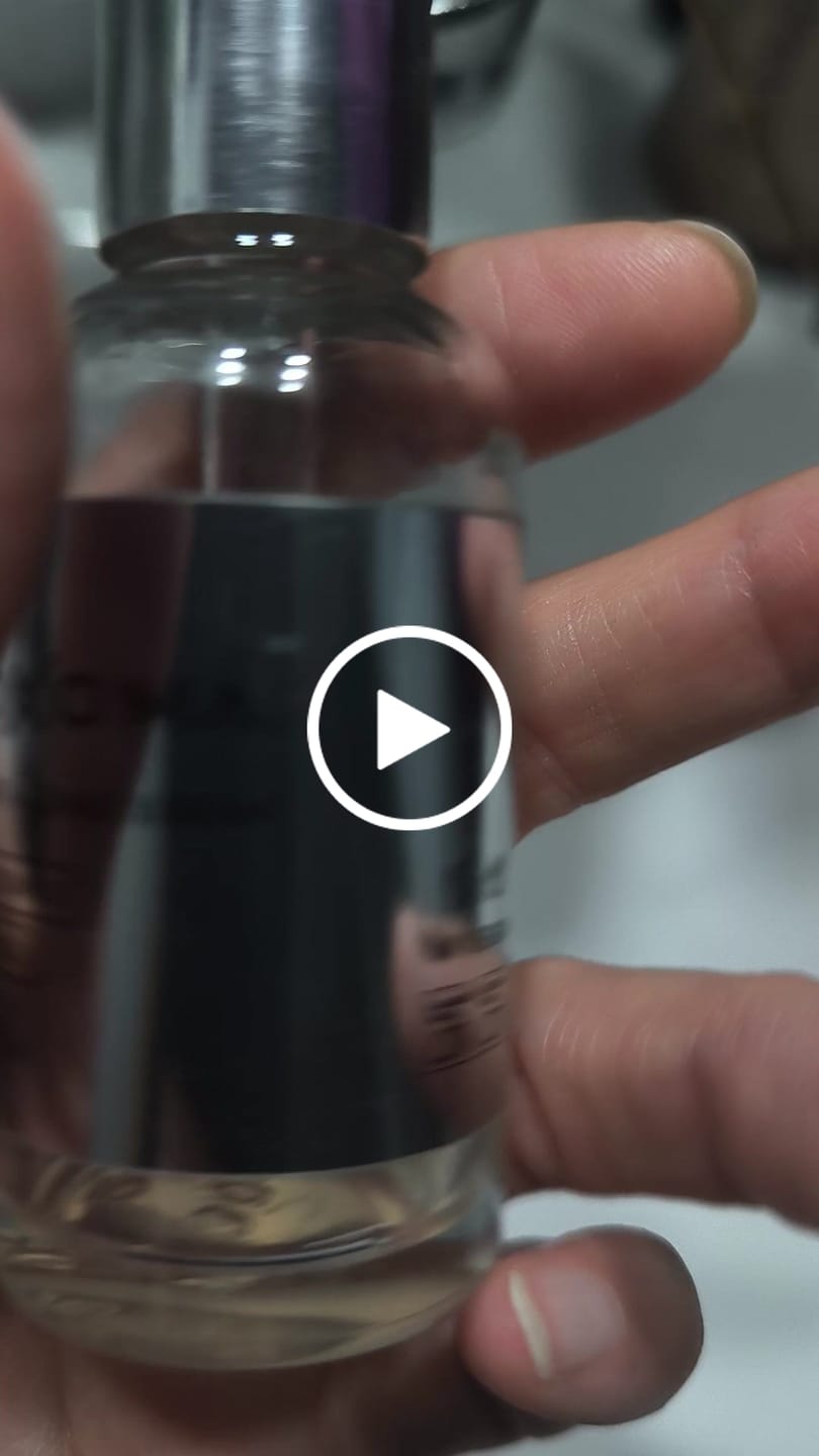 Customer video review of Sérum de Exosomas Ultra Rejuvenecedor con Bioexosomas de Bakuchiol