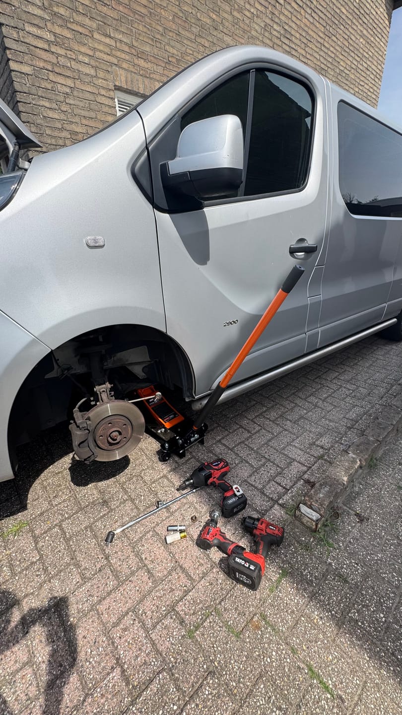 Customer photo review of Garagekrik 3 ton extra laag | GRATIS PAD 40mm | 46mm - 505mm hoogte | dubbele plunjers | snelle hefboom