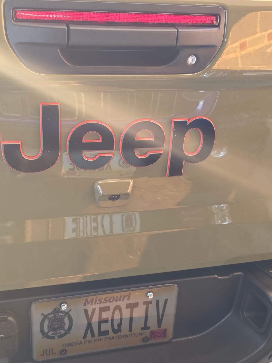 Customer photo review of JEEP Gladiator Emblem Overlay Decal Set | Fits 2020+ Jeep Gladiator