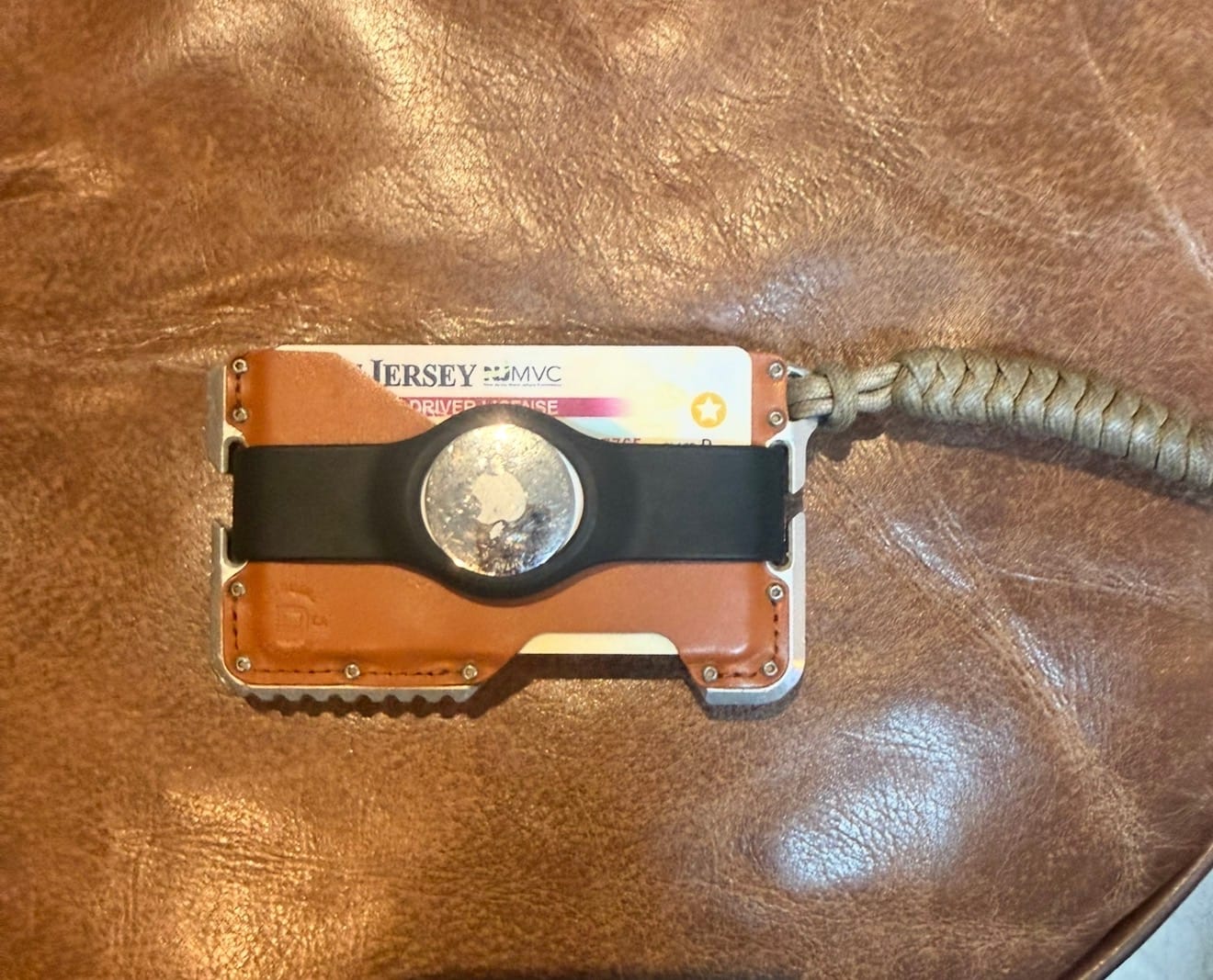 Customer photo review of AirTag Horizontal Wallet Bands (D-Series and T-Series Wallets)