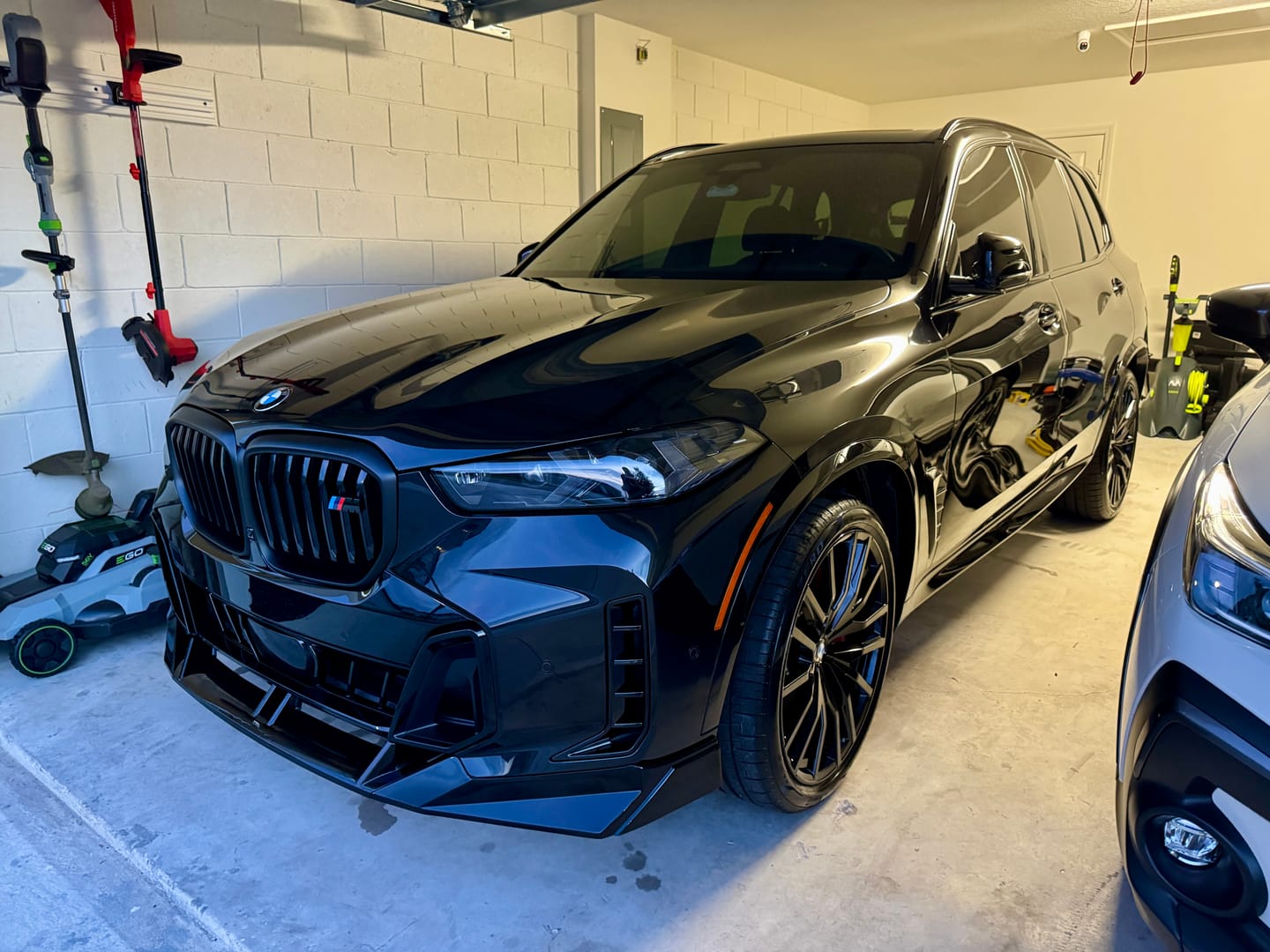 Customer photo review of 2024-2026 BMW X5 G05 LCI -  Front Lip Extension - Gloss Black - VTEN