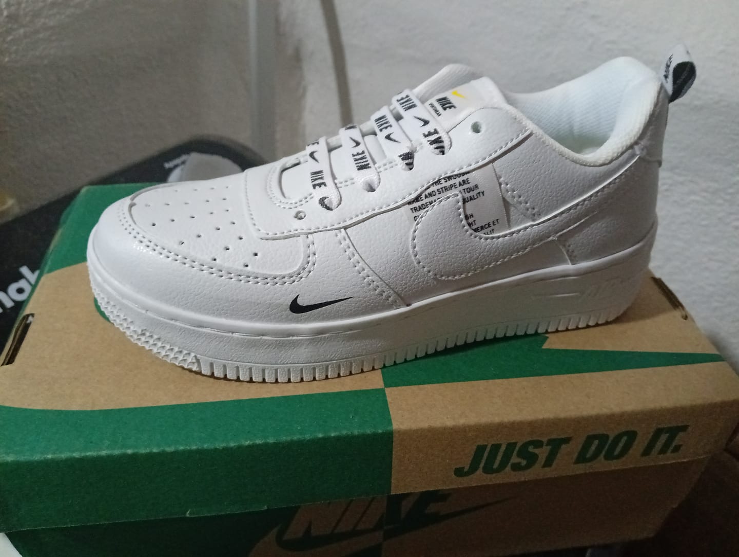 Customer photo review of Tenis 275 Blanco Total