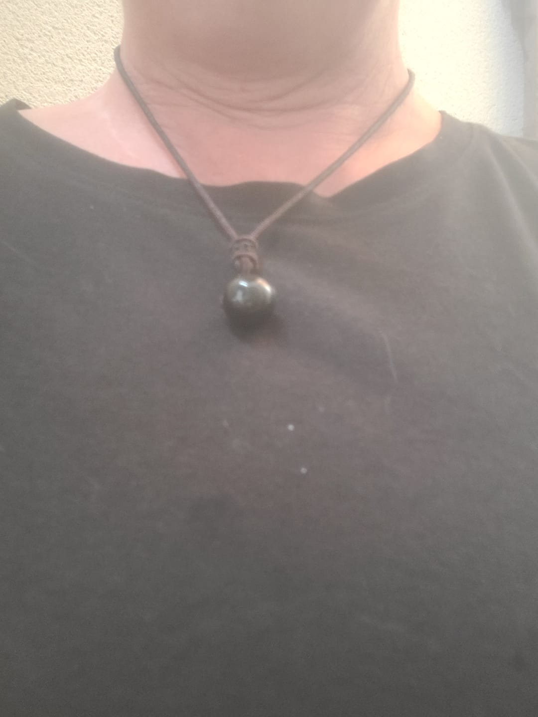 Customer photo review of Pendentif "Sphère" en Obsidienne Dorée