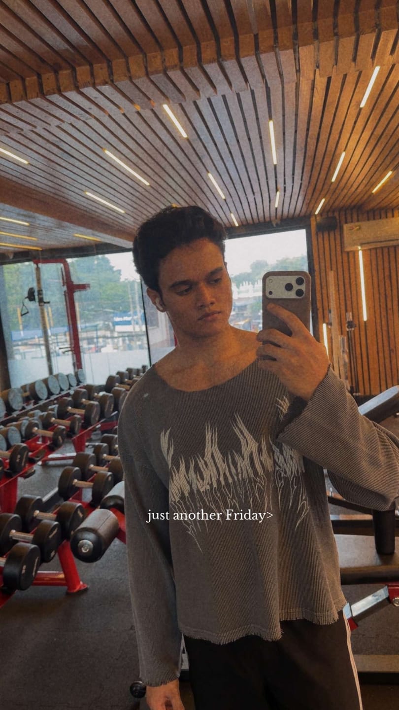 Customer photo review of REQUIEM WAFFLE LONG SLEEVE T-SHIRT BOXY FIT