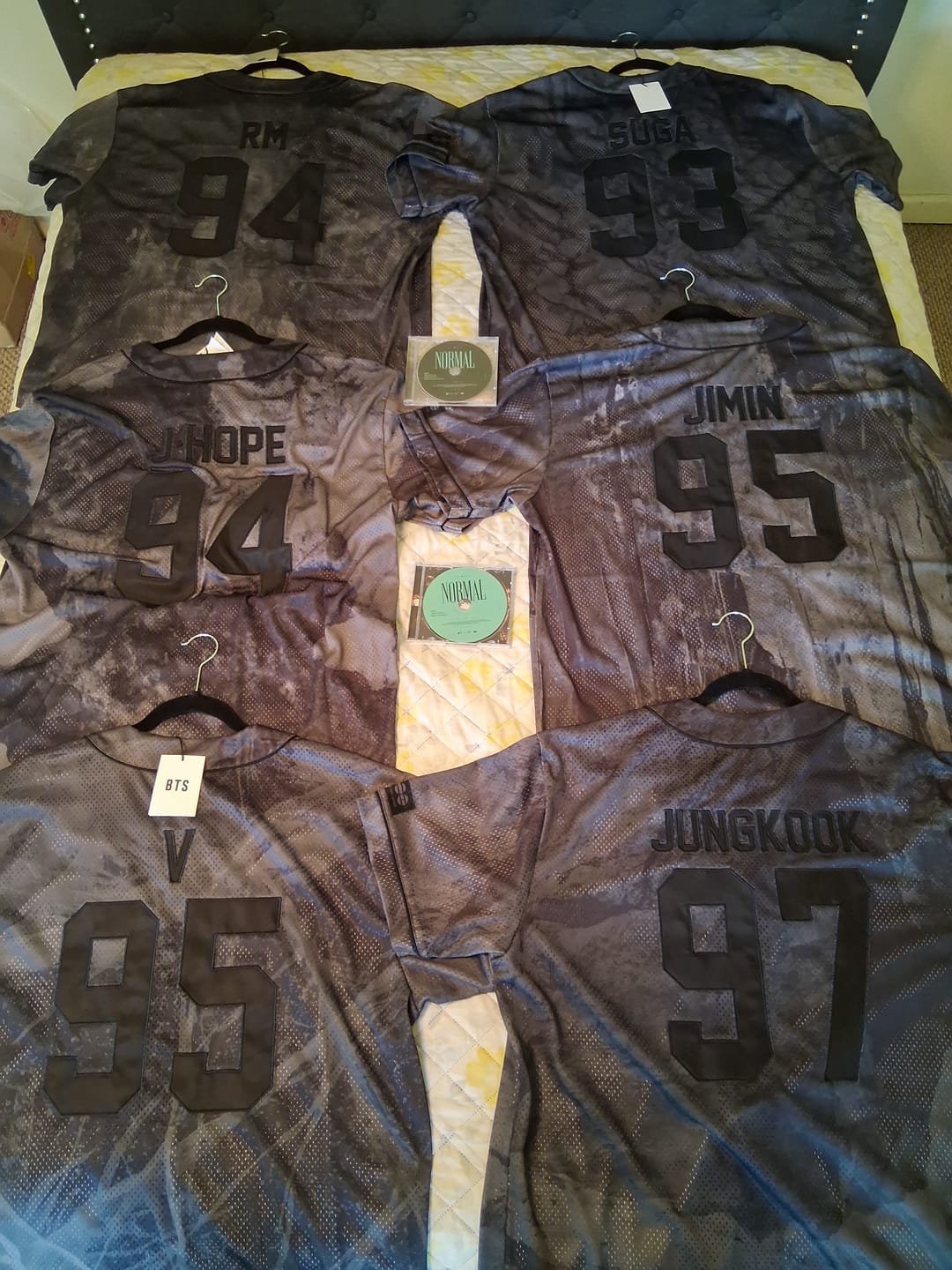 Customer photo review of [2ND PRE-ORDER] BTS - ARIRANG WORLD TOUR OFFICIAL MD S/S JERSEY
