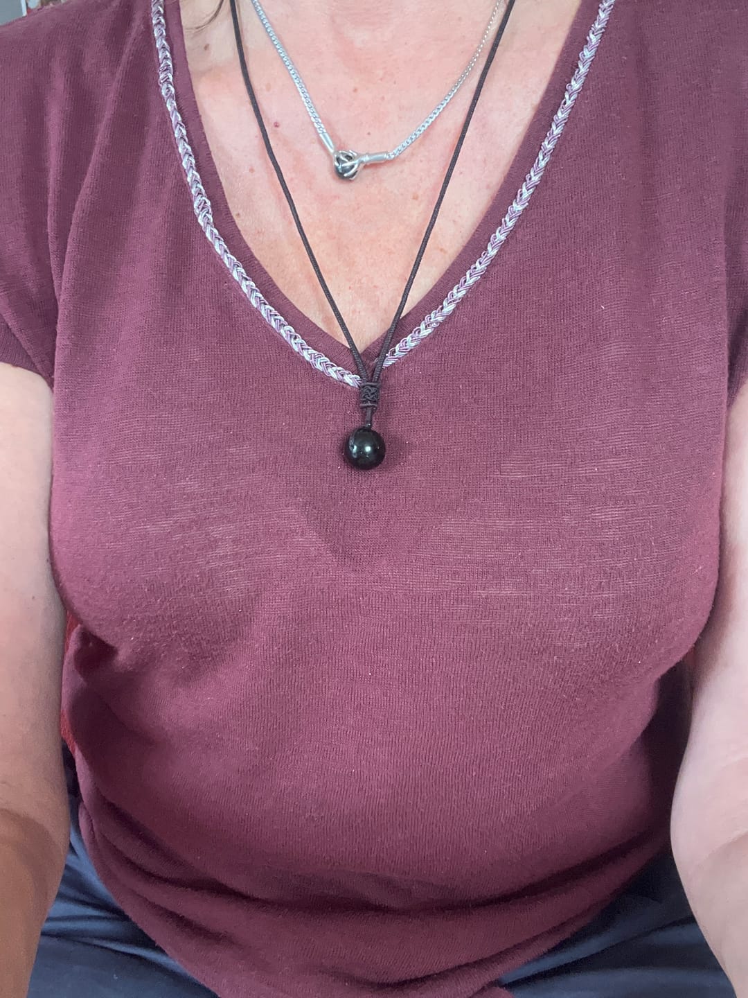 Customer photo review of Pendentif "Sphère" en Obsidienne Dorée