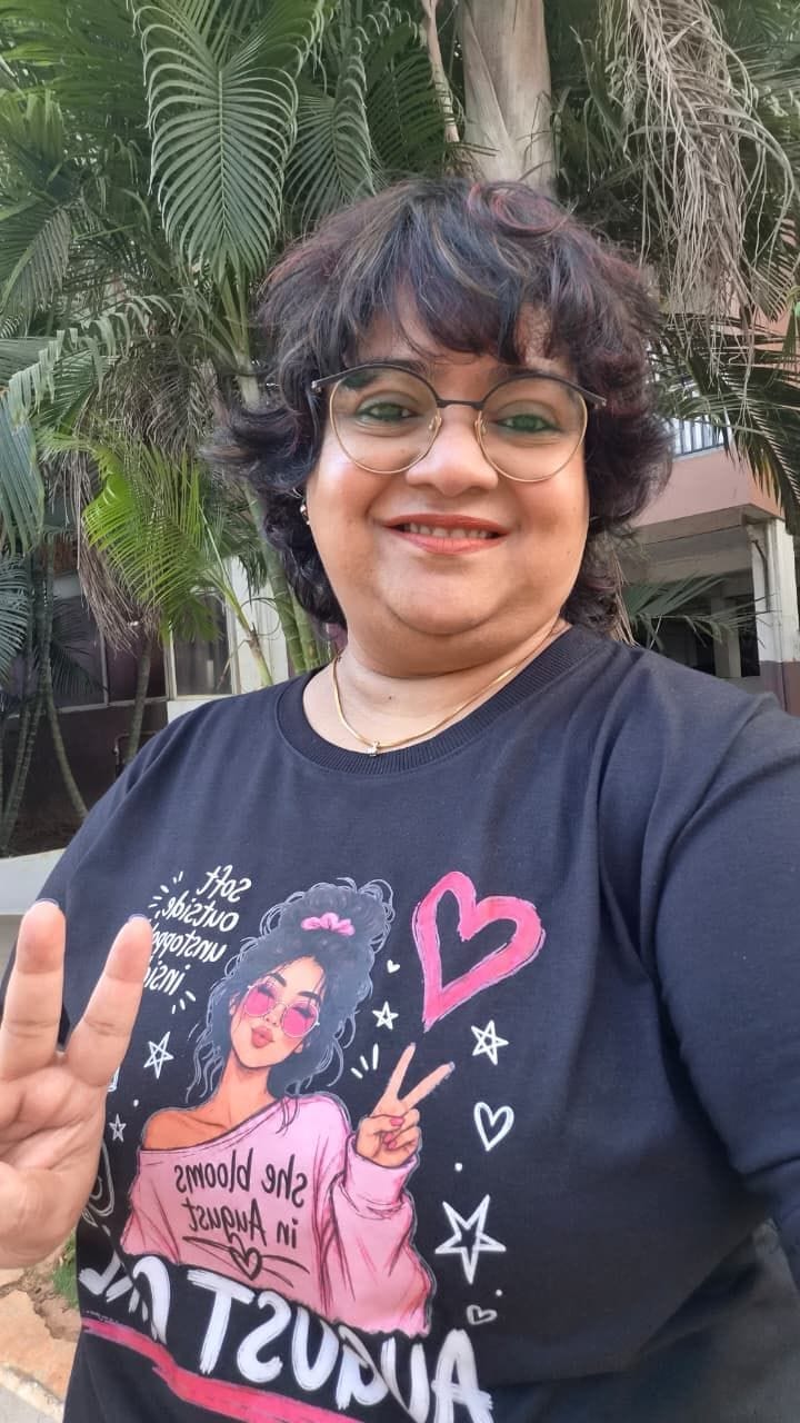 Customer photo review of She Blooms in August Exclusive Premium Birthday T-shirt for August Girl