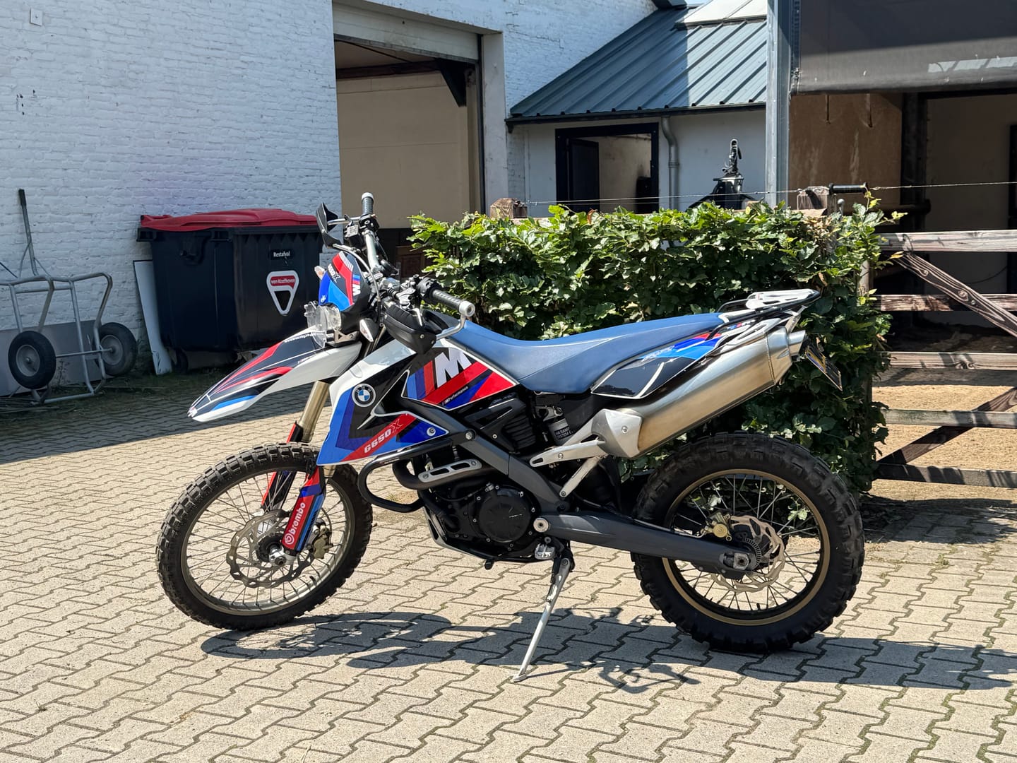 Customer photo review of Kit Déco BMW G 650 X Challenge - BLACK