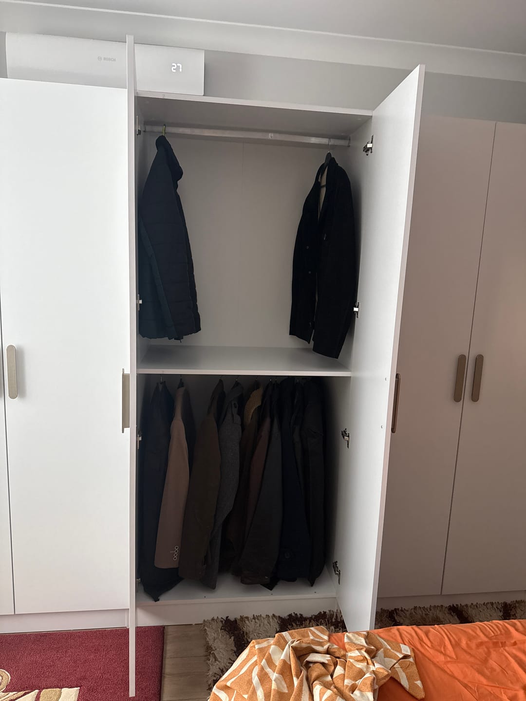 Customer photo review of Rani BA161 Gardırop 2 Kapaklı Raflı Askılı Elbise Dolabı Beyaz