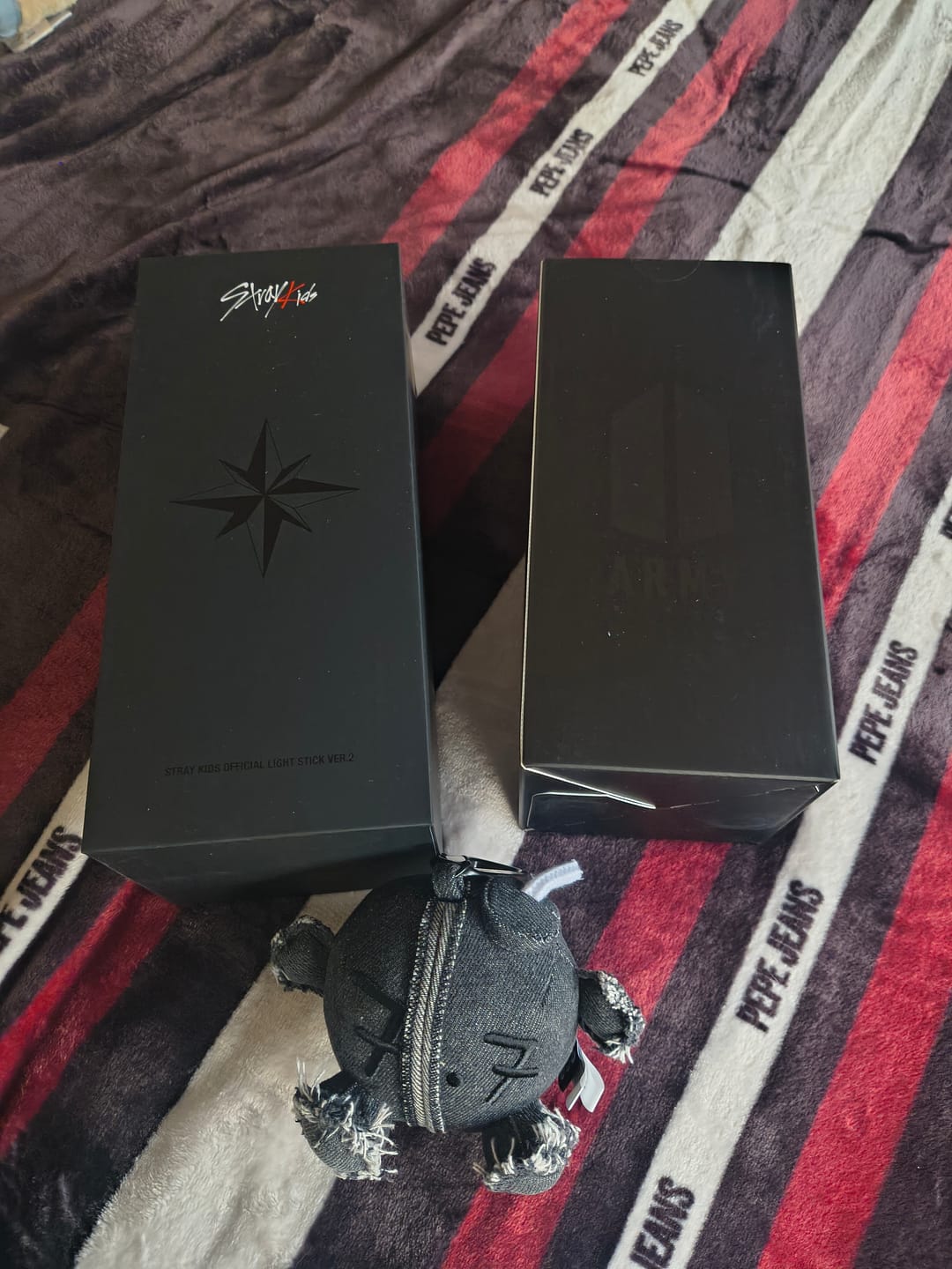 Customer photo review of STRAY KIDS - OFFICIAL LIGHT STICK VER.2