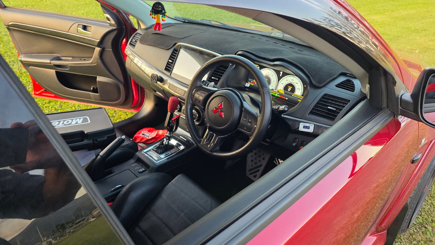 Customer photo review of Mitsubishi Lancer Evo X (CZ4A) & CJ/CF Dash Cluster Mount
