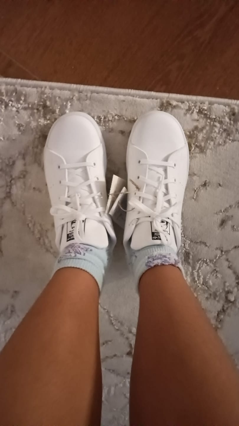 Customer photo review of Sapatilhas Adidas Stan Smith C Branca/Verde