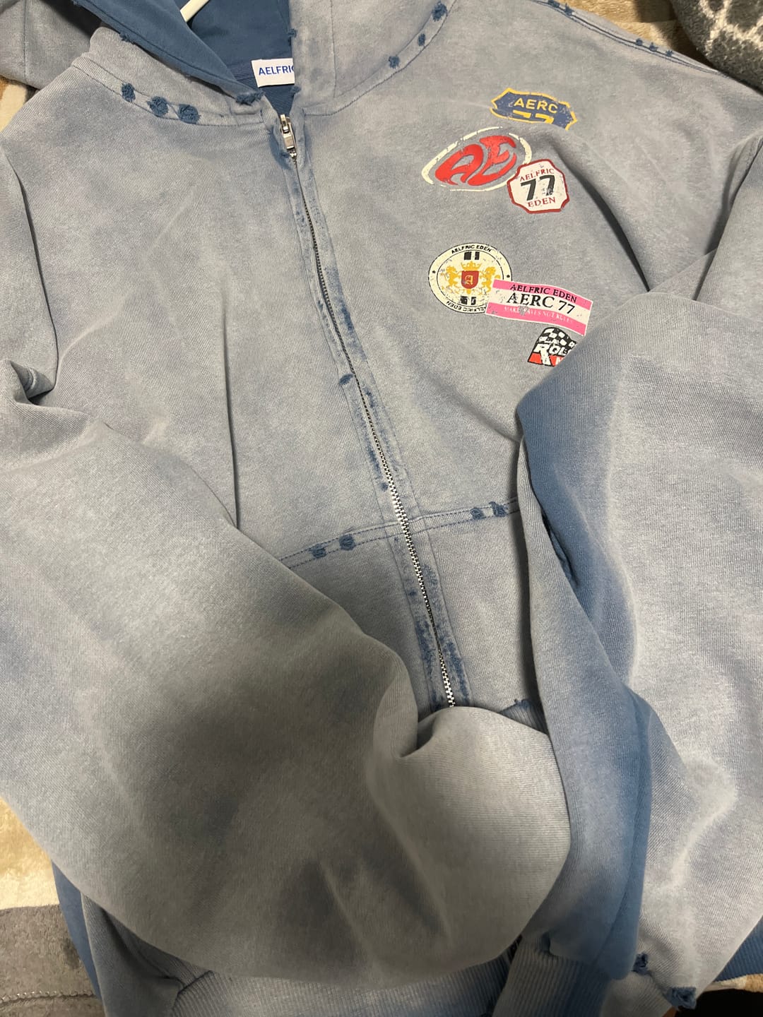 Customer photo review of Aelfric Eden Badge Boxy Zip Up Hoodie