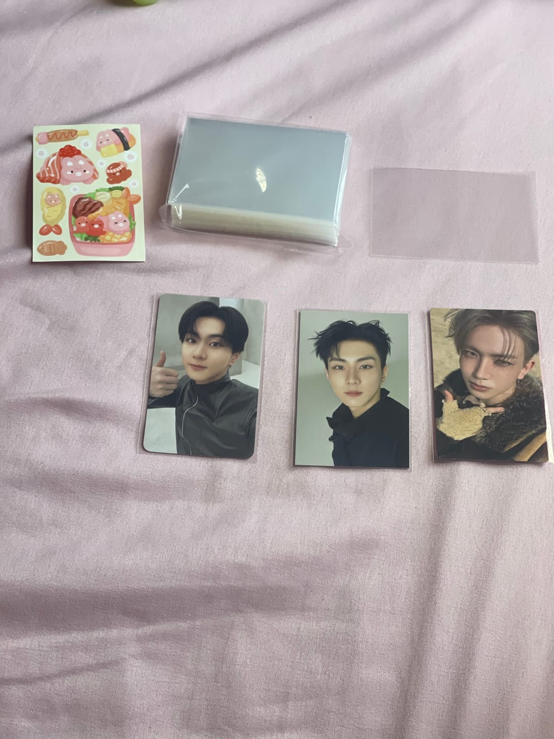 Customer photo review of PREMIUM PHOTOCARD SLEEVES - PURPLE VERSION (57x88MM)